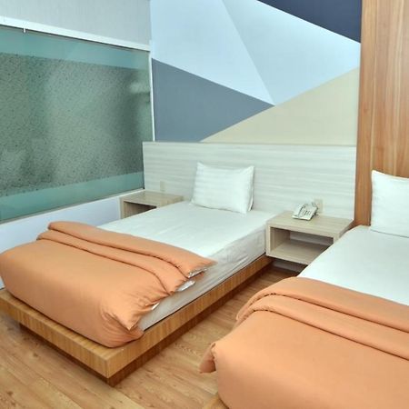 Hip Hope Hotel Banda Aceh Extérieur photo
